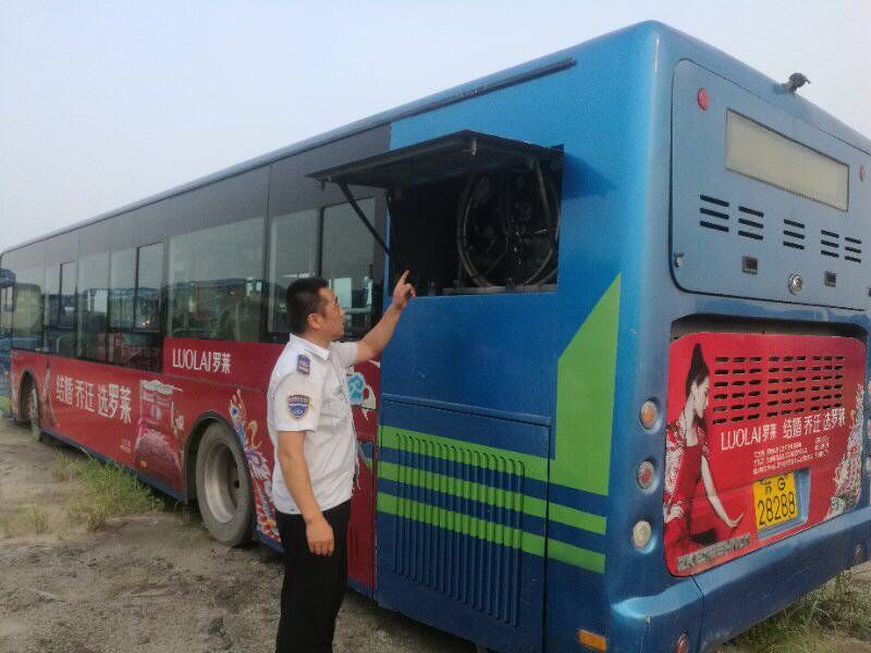 公交集團海通公交公司開(kāi)展待營(yíng)運天燃氣車(chē)輛檢查維護